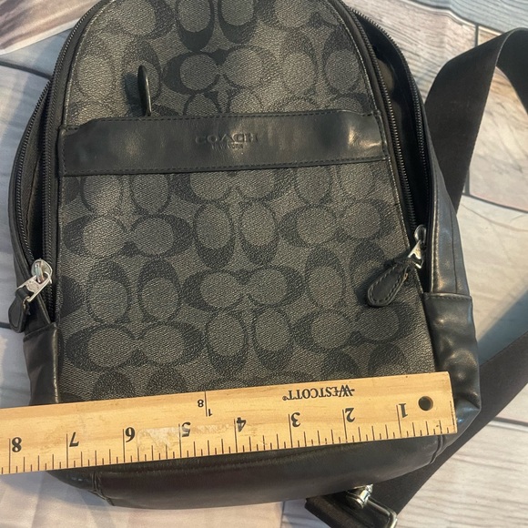 Coach Charles Pack in Signature Jacquard F54787 in GUC - Picture 10 of 11